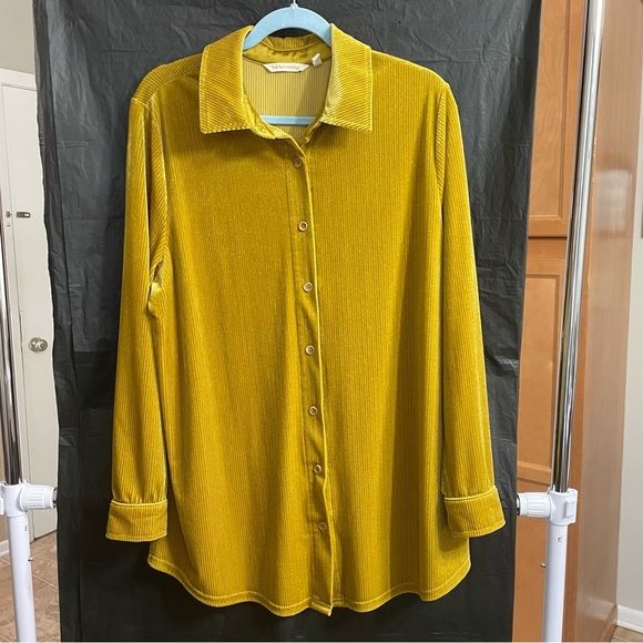 Women’s Large Soft Surroundings Gold Button-Up Shirt Relaxed Glitter Shimmer - Picture 1 of 5